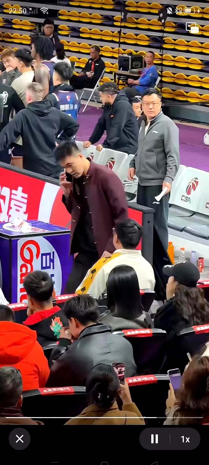 雄鹿横扫山东队,郭艾伦点燃赛场 雄鹿横扫山东队,郭艾伦点燃赛场