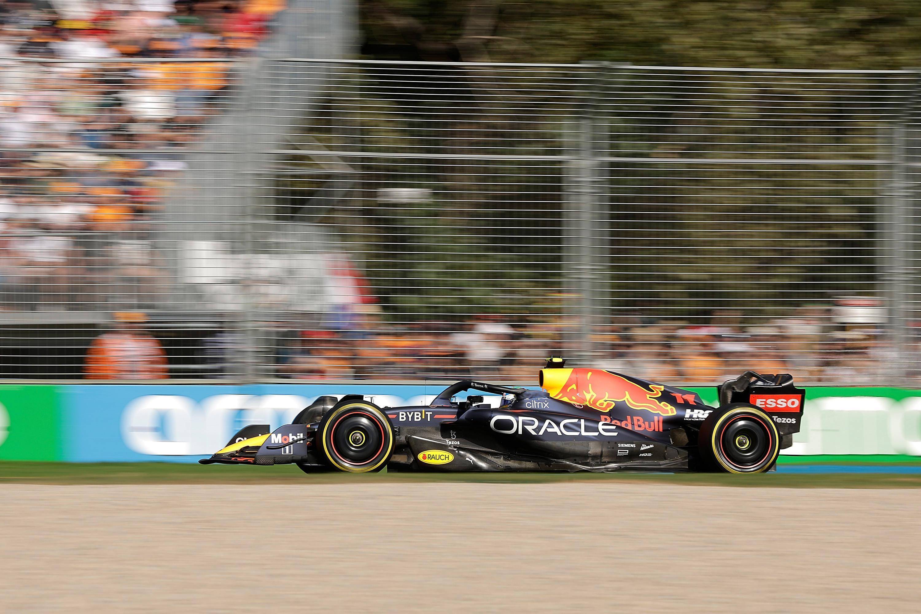 梅赛德斯险胜阿斯顿马丁，勒克莱尔高光表现