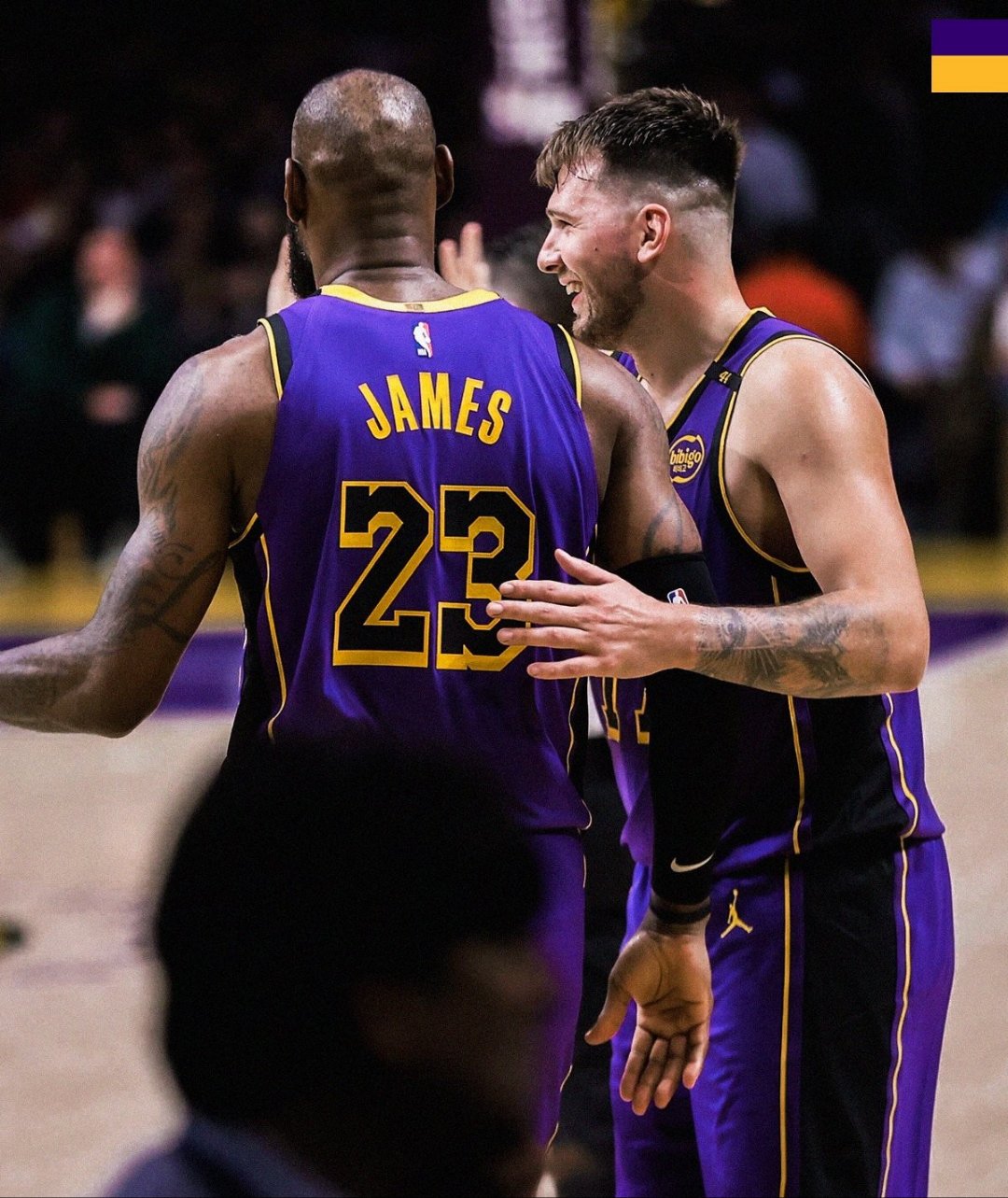 青岛队绝杀灰熊,东契奇统治全场 青岛队绝杀灰熊,东契奇统治全场