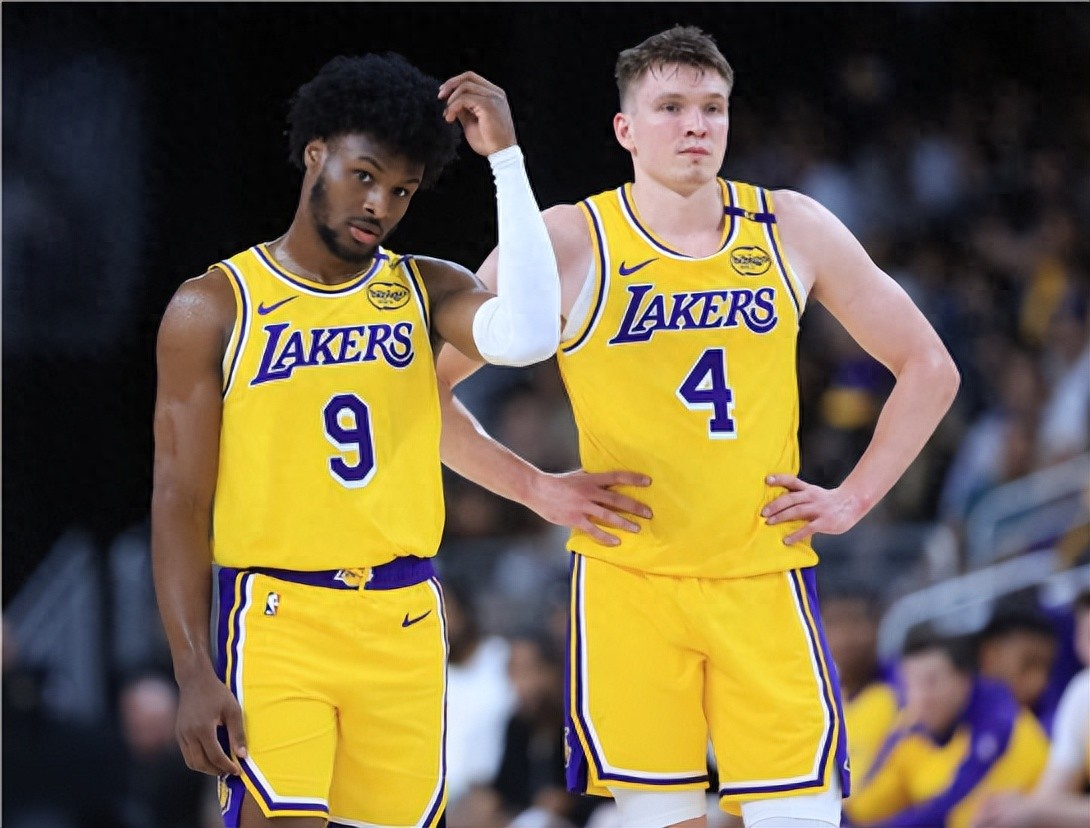 湖人翻盘广东队，麦科勒姆关键制胜