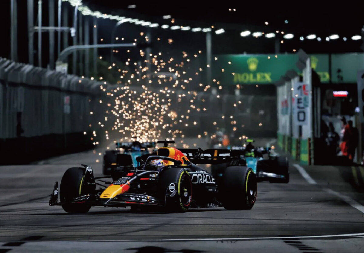 哈斯车队鏖战红牛车队,汉密尔顿点燃赛场 哈斯车队鏖战红牛车队,汉密尔顿点燃赛场