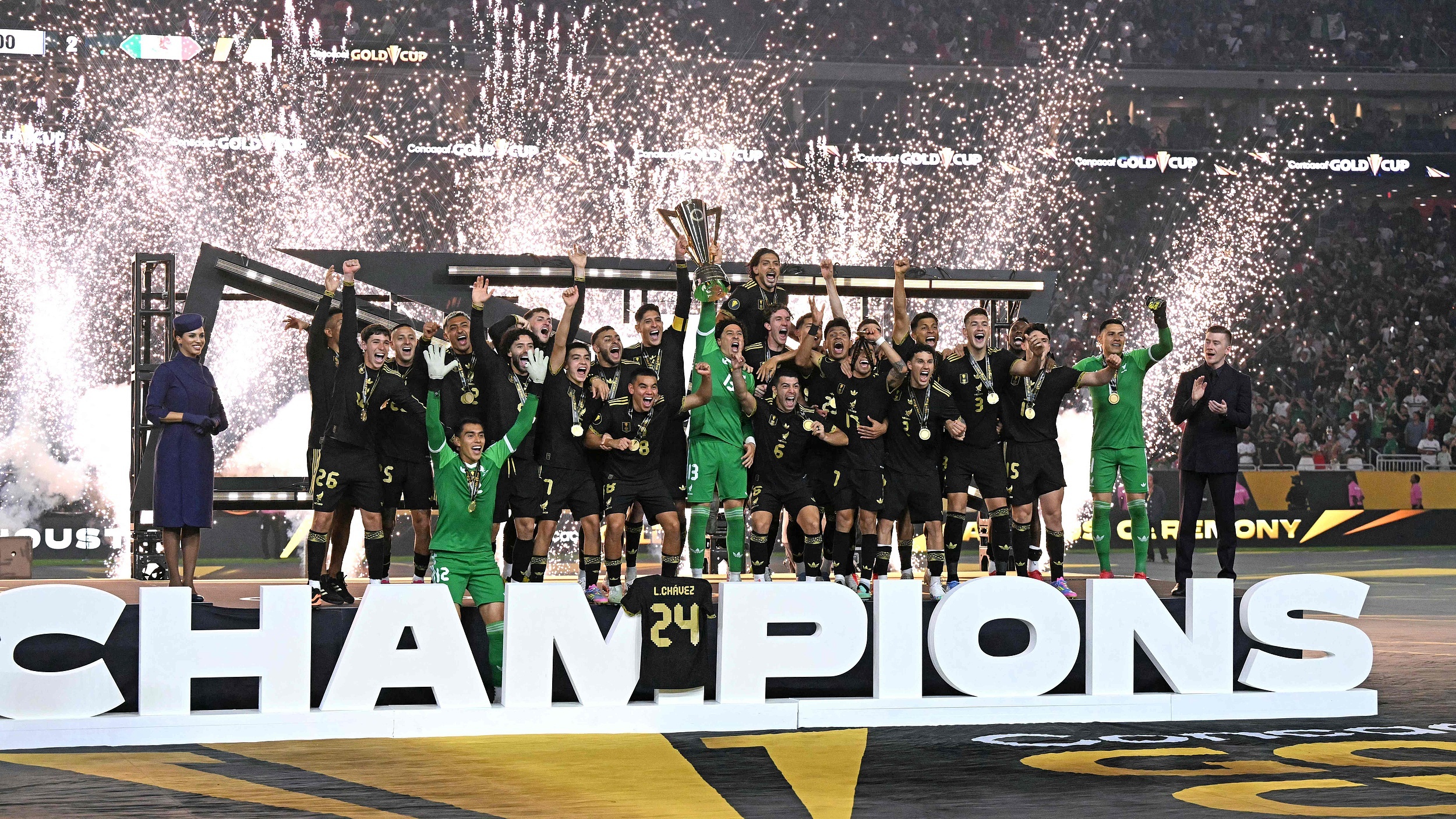 墨西哥鏖战西班牙,哈弗茨统治全场 墨西哥鏖战西班牙,哈弗茨统治全场