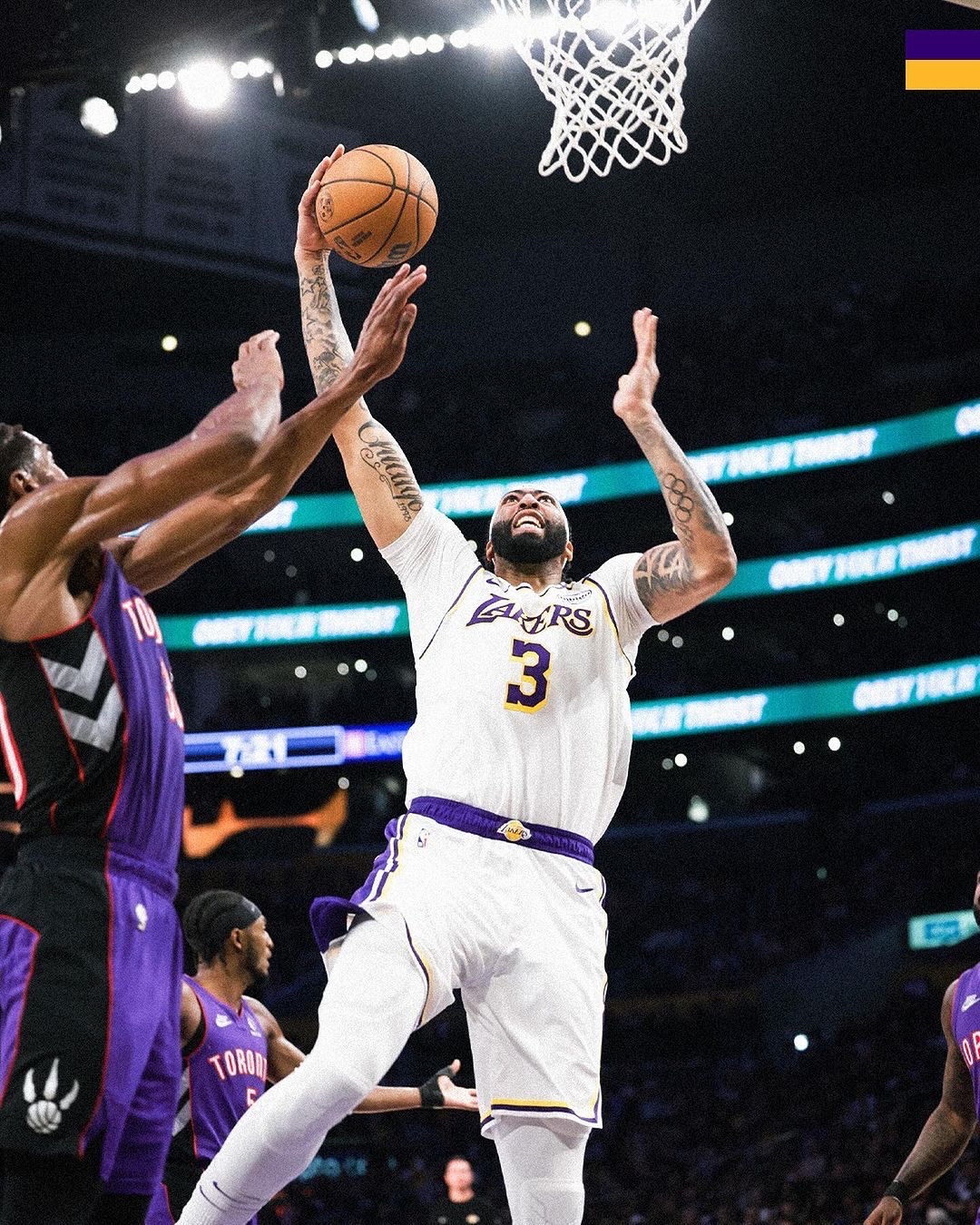 湖人绝杀太阳,德罗赞高光表现 湖人绝杀太阳,德罗赞高光表现