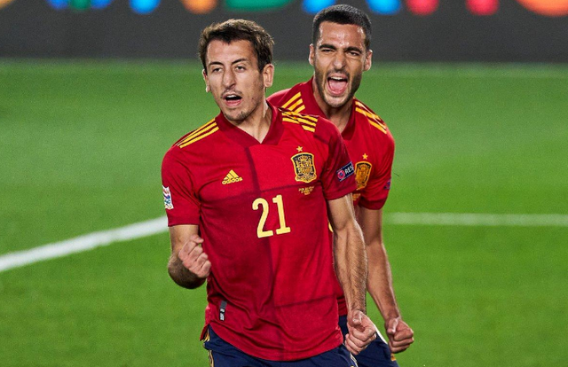 法国队轻取日本队,黄鸭组合惊艳四座 法国队轻取日本队,黄鸭组合惊艳四座