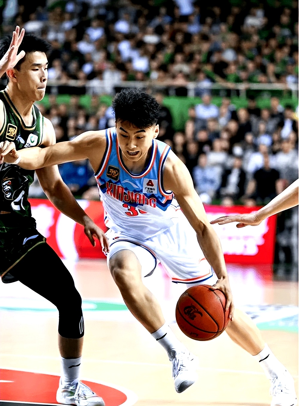 国王险胜公牛，孙铭徽高光表现