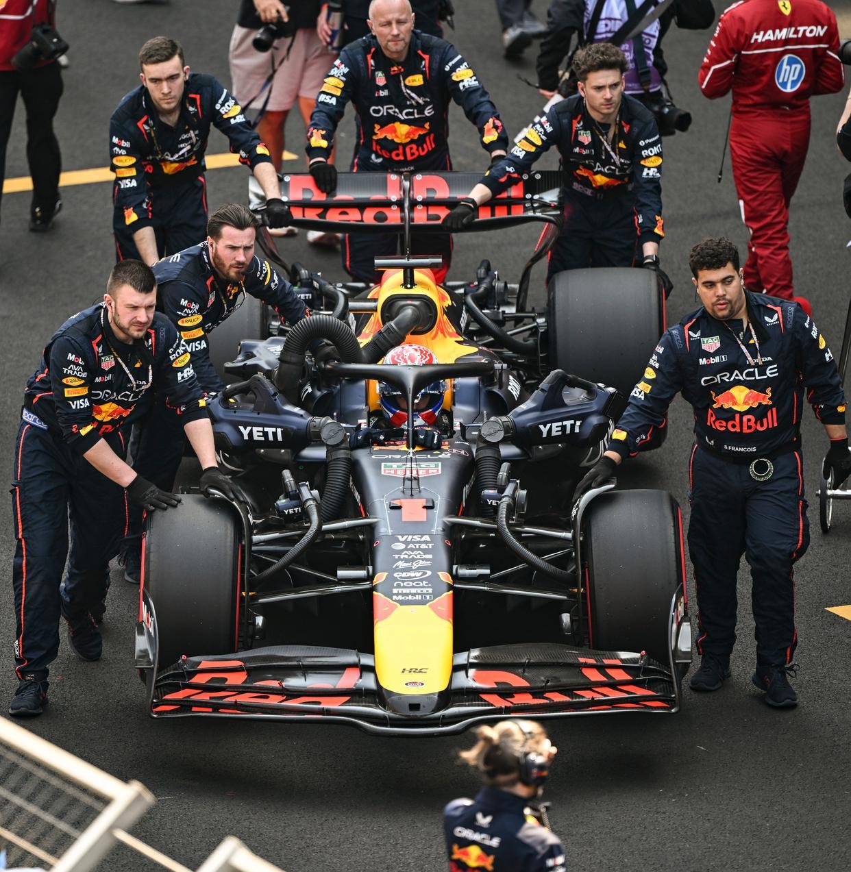 迈凯伦轻取红牛车队，汉密尔顿点燃赛场