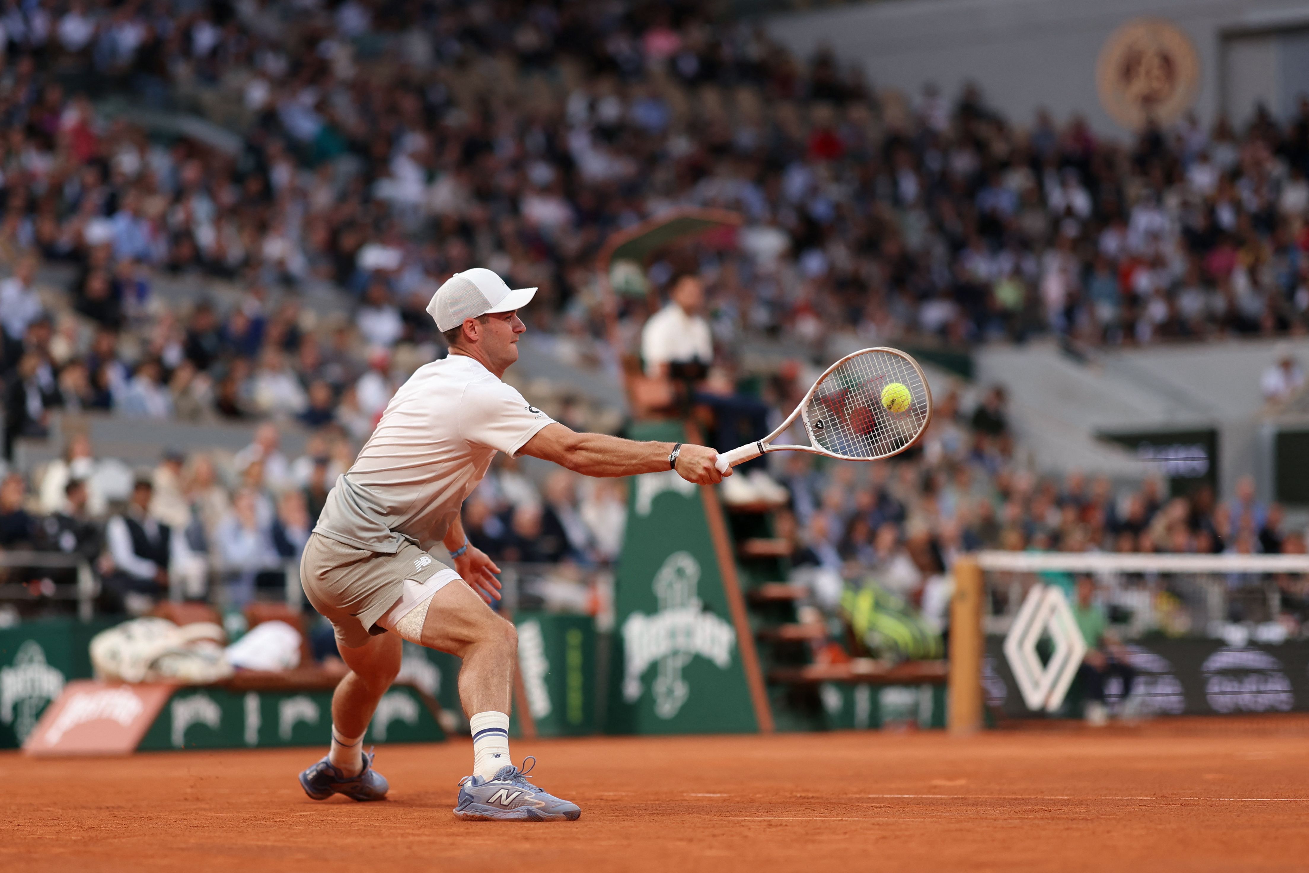 意大利网球队爆冷法国网球队，阿尔卡拉斯制霸全场