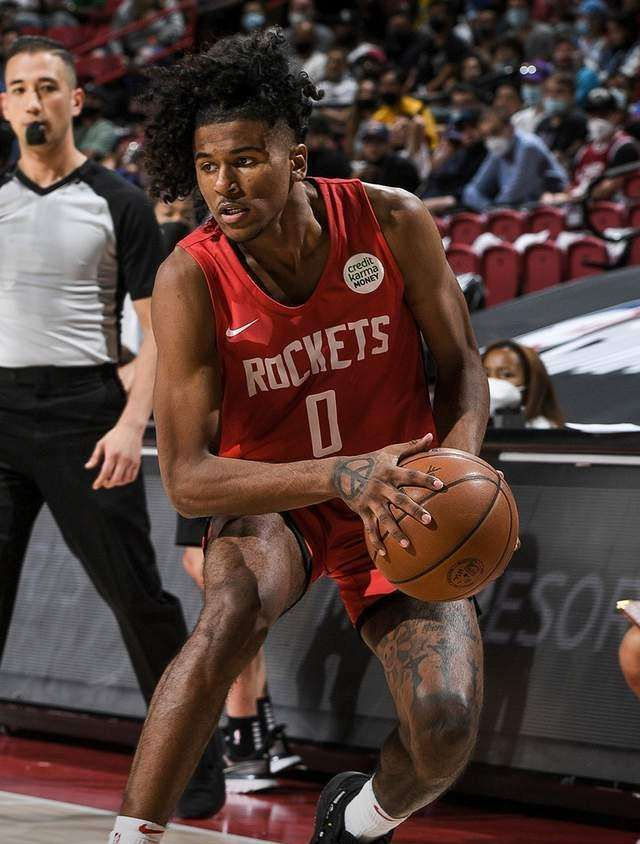 青岛队碾压四川队，恩比德关键制胜