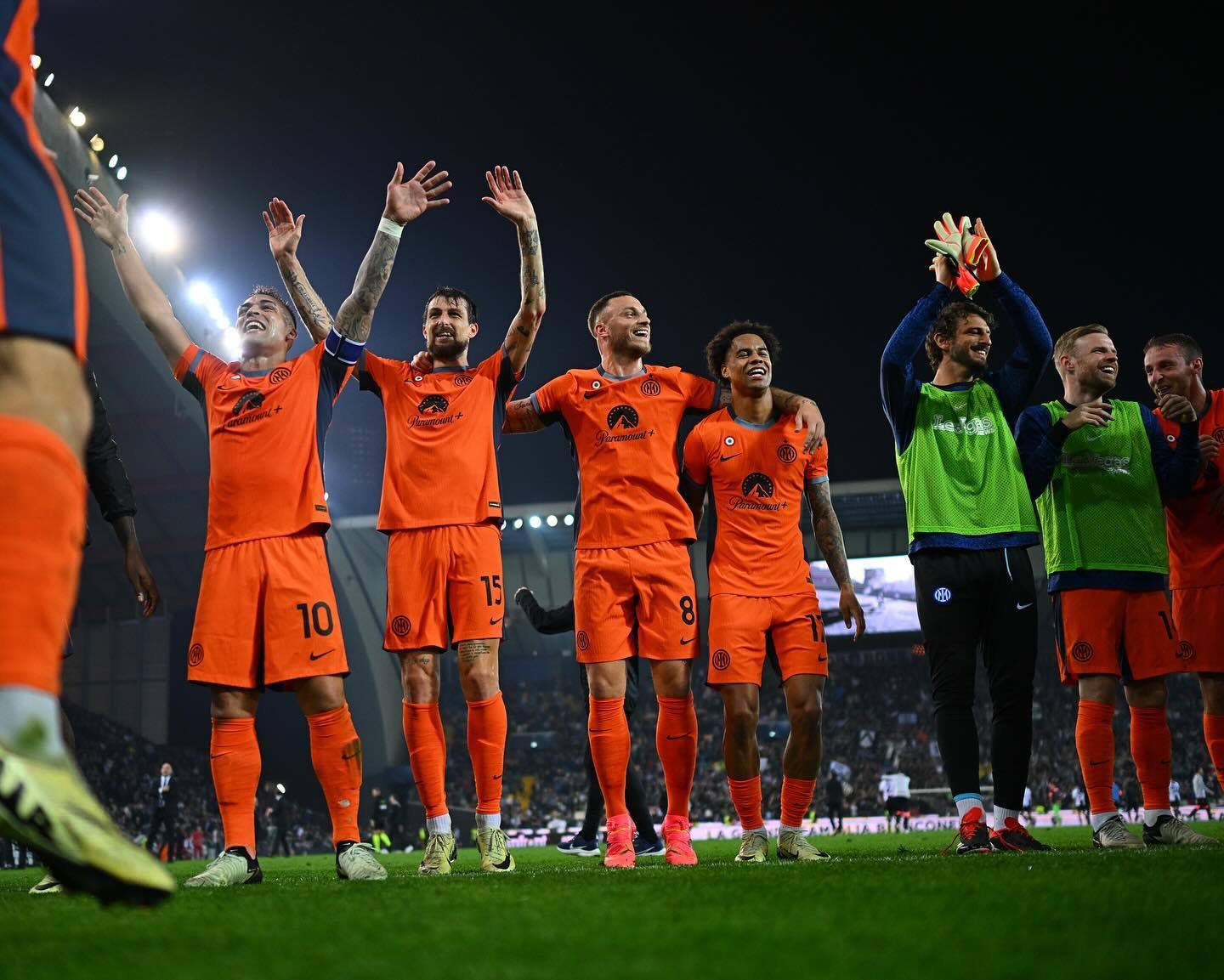 南韩男篮险胜意大利男篮，萨姆·米切尔制霸全场