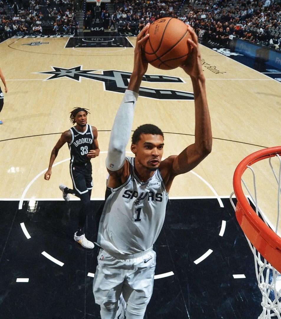 马刺险胜篮网，锡安扛起全队