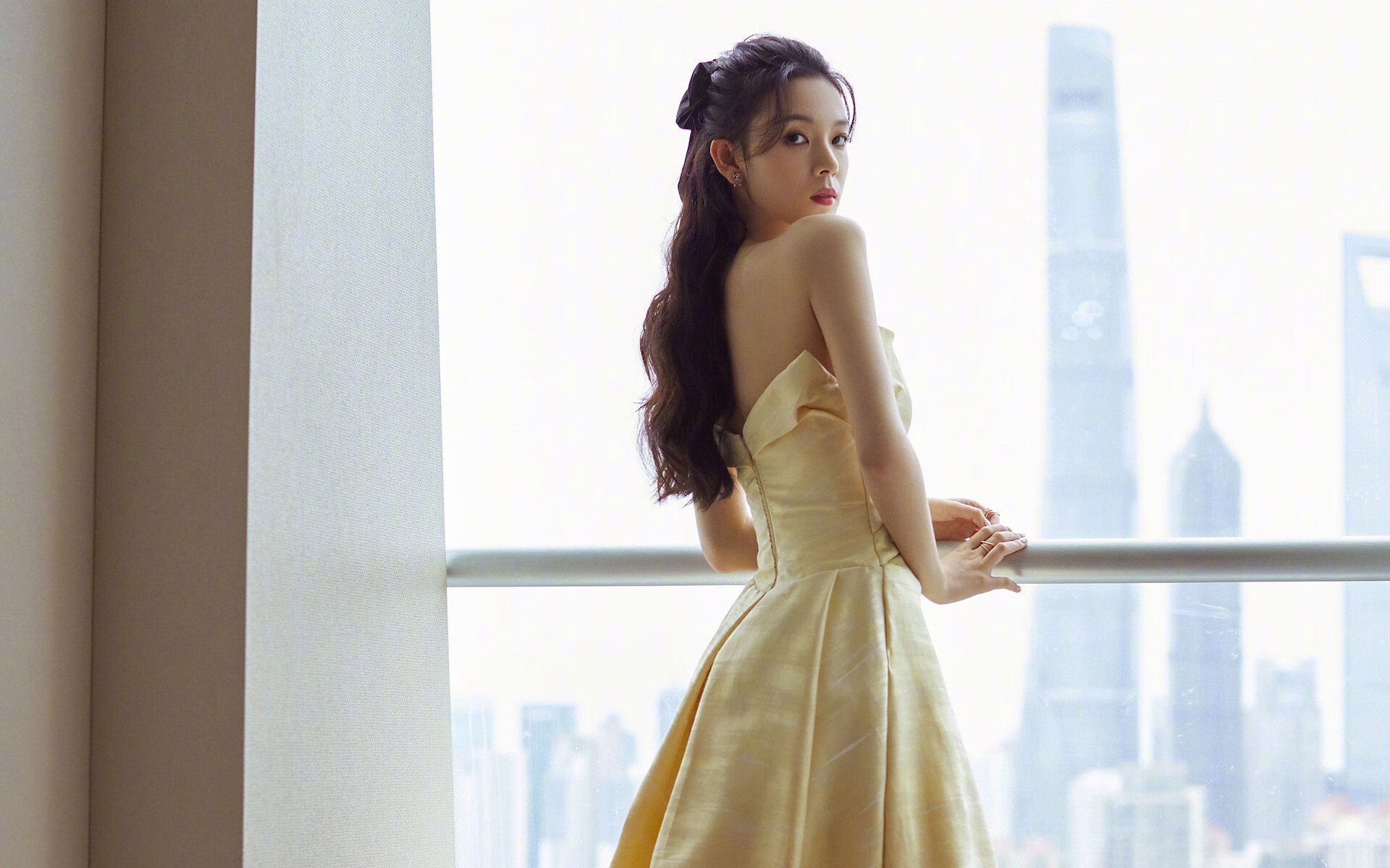 冰火对决，辽宁封锁篮网，库里在年度焦点战接管比赛