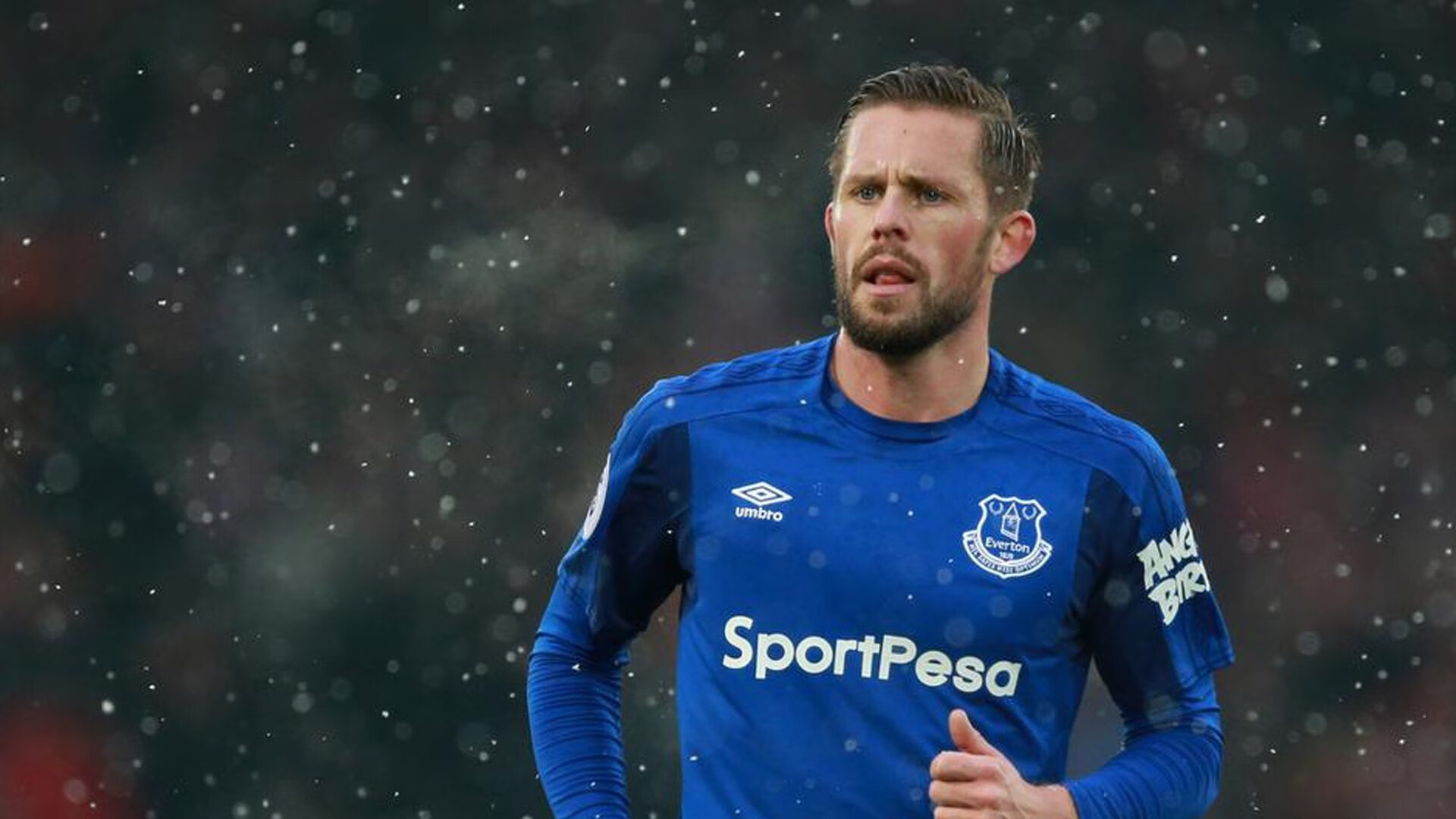 塔图姆惊艳四座，老鹰速胜广厦队，一场跨越篮球世界的对话