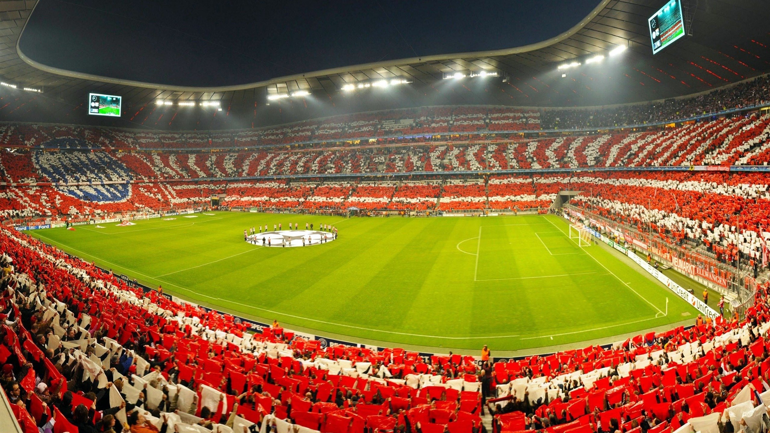 孤勇者周冠宇,迈凯伦鏖战阿斯顿马丁,他如何扛起全队希望?