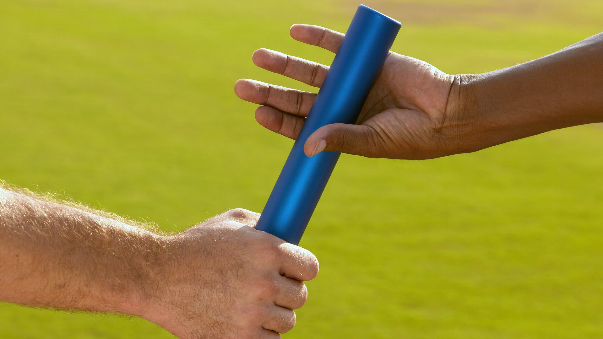 绿茵场上的绝杀与球台边的火焰，当英格兰逆转法国，张本智和点燃赛场